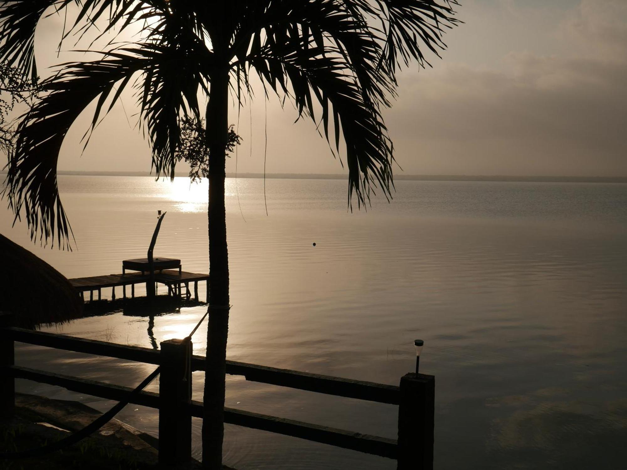 Villa Santuario Lake Front Oasis บากาลาร์ ภายนอก รูปภาพ